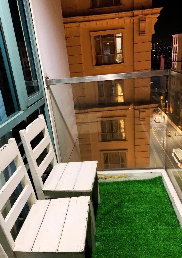 Two Palm Tree Villas Condominium - Studio 8Th Fl With Balcony - Across Terminal 3 Airport Pasay Buitenkant foto