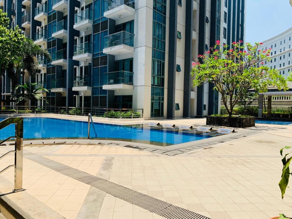Two Palm Tree Villas Condominium - Studio 8Th Fl With Balcony - Across Terminal 3 Airport Pasay Buitenkant foto