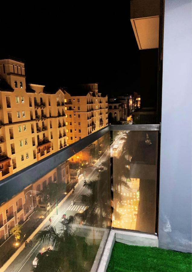 Two Palm Tree Villas Condominium - Studio 8Th Fl With Balcony - Across Terminal 3 Airport Pasay Buitenkant foto