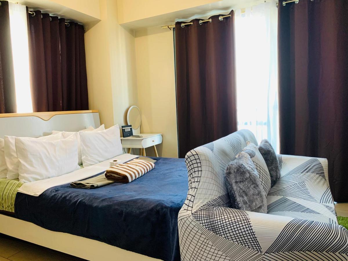 Two Palm Tree Villas Condominium - Studio 8Th Fl With Balcony - Across Terminal 3 Airport Pasay Buitenkant foto